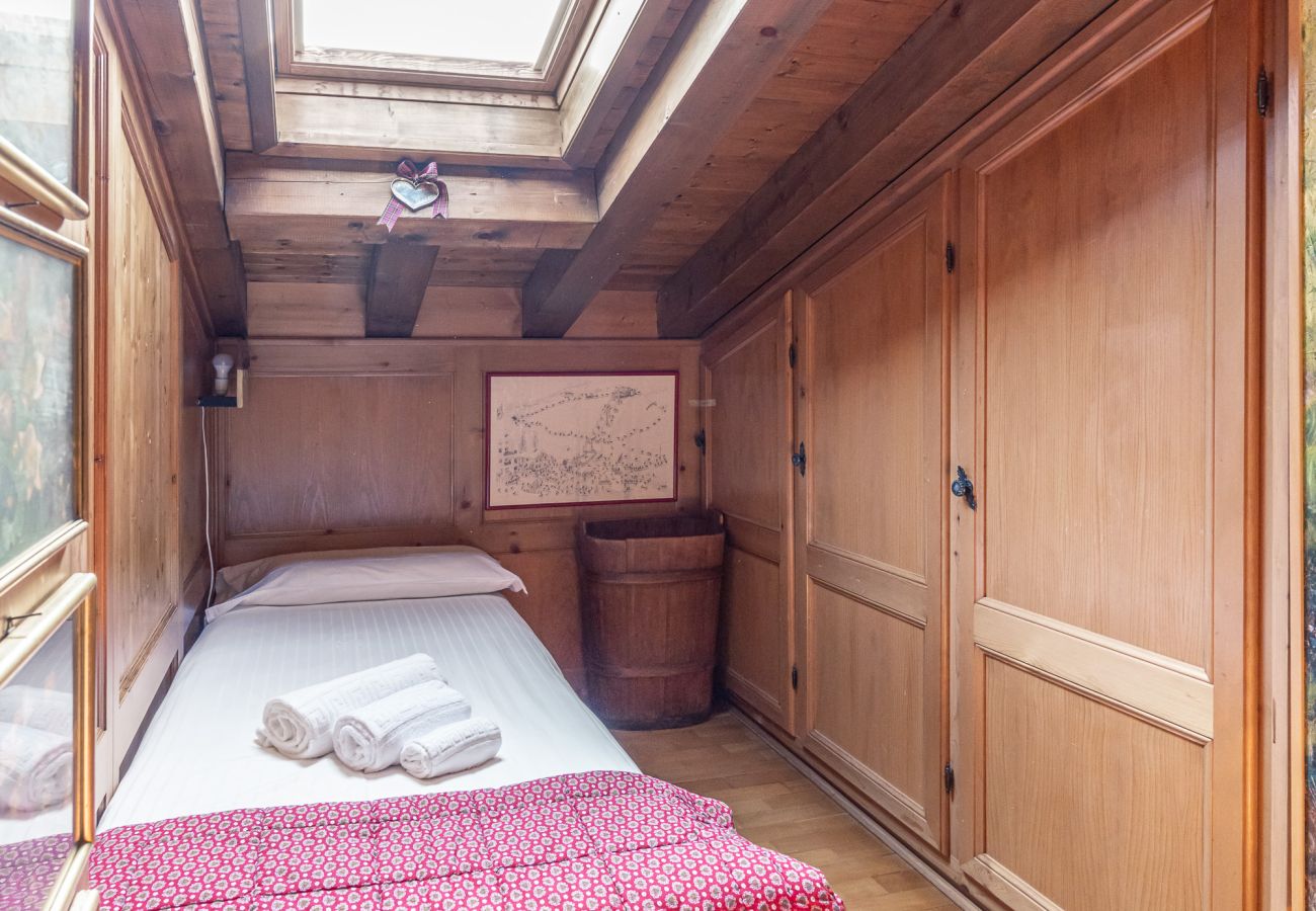 Apartment in San Vito di Cadore -  Casa Scoiattolo, with panoramic balcony