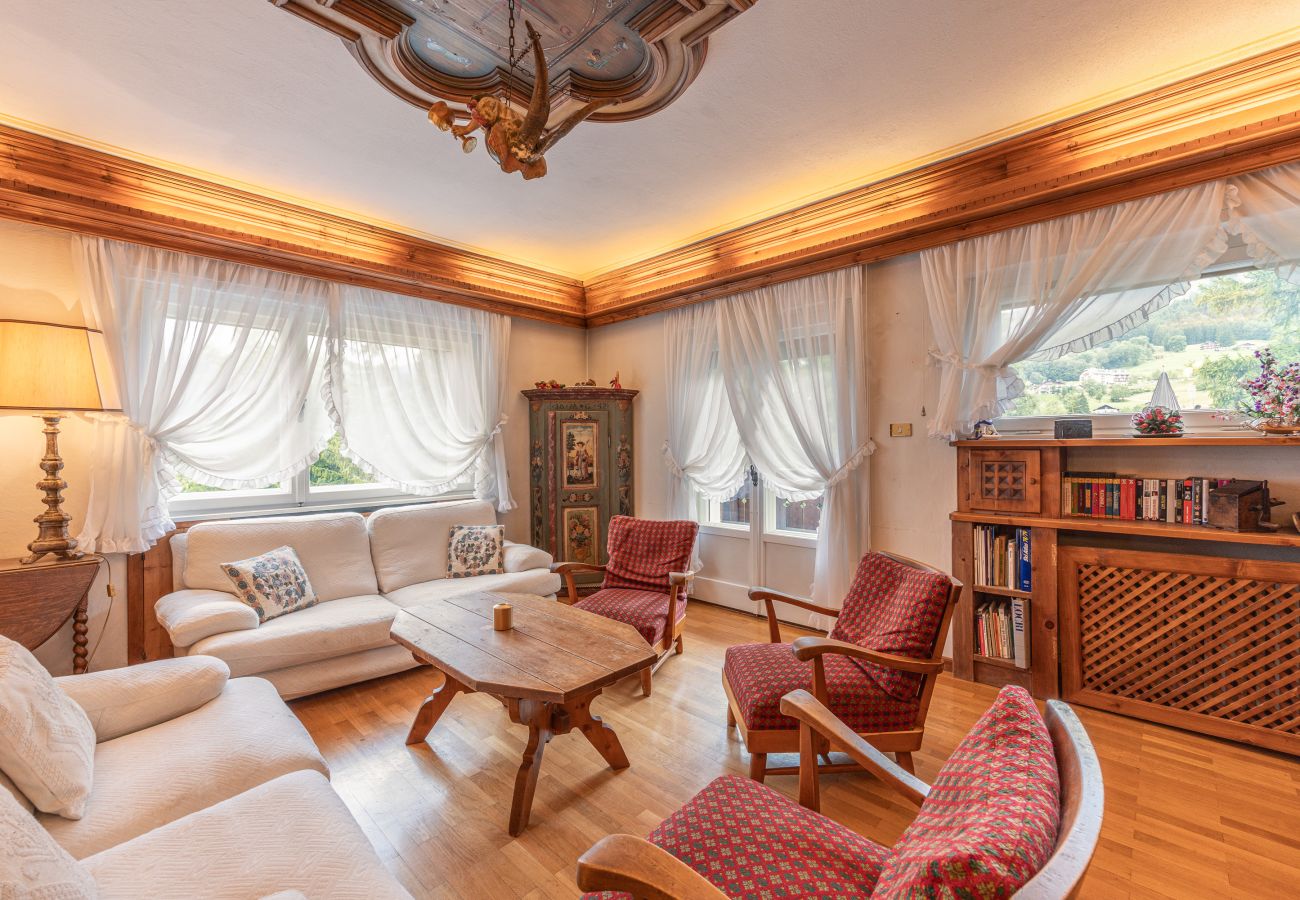 Apartment in Cortina d´Ampezzo - Casa Via dei Prati, large, panoramic and in the center