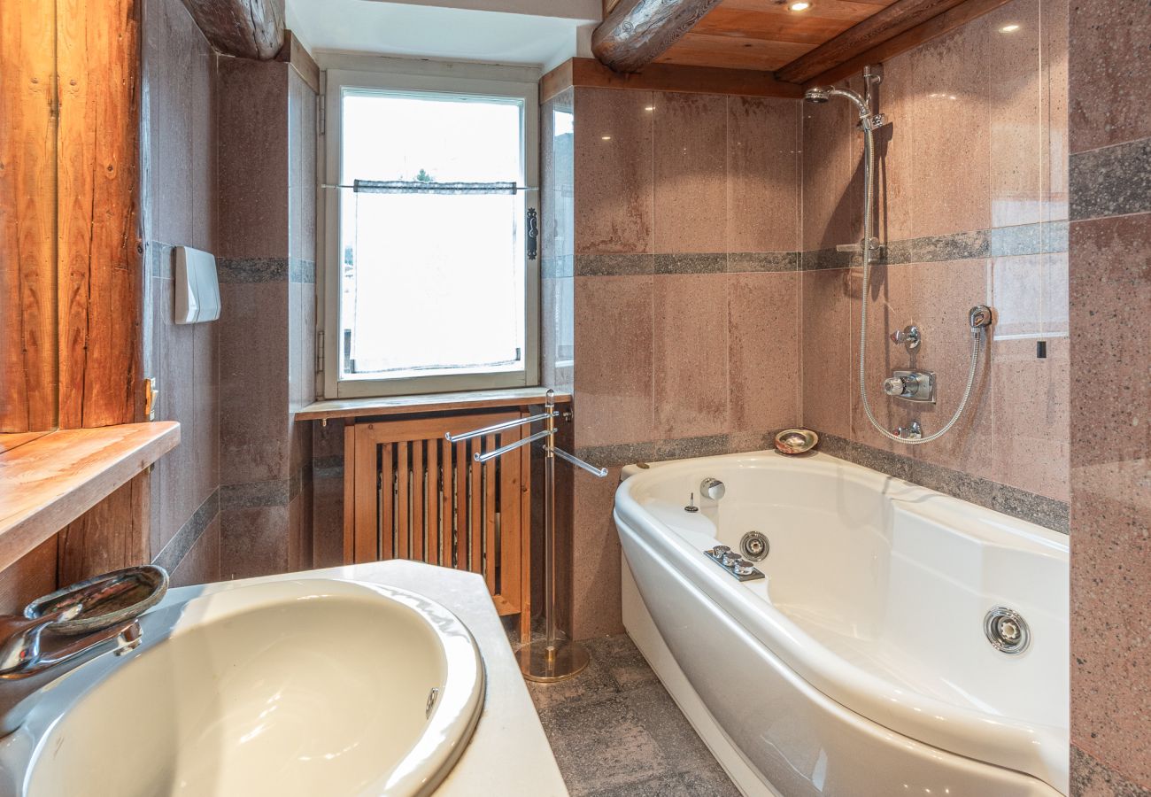 Apartment in Cortina d´Ampezzo - Casa Via dei Prati, large, panoramic and in the center