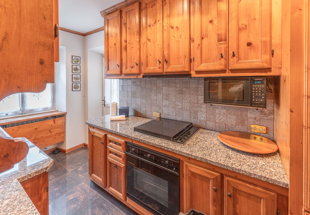 Apartment in Cortina d´Ampezzo - Casa Via dei Prati, large, panoramic and in the center