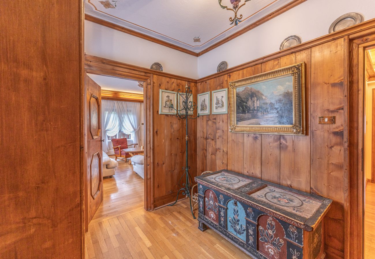 Apartment in Cortina d´Ampezzo - Casa Via dei Prati, large, panoramic and in the center