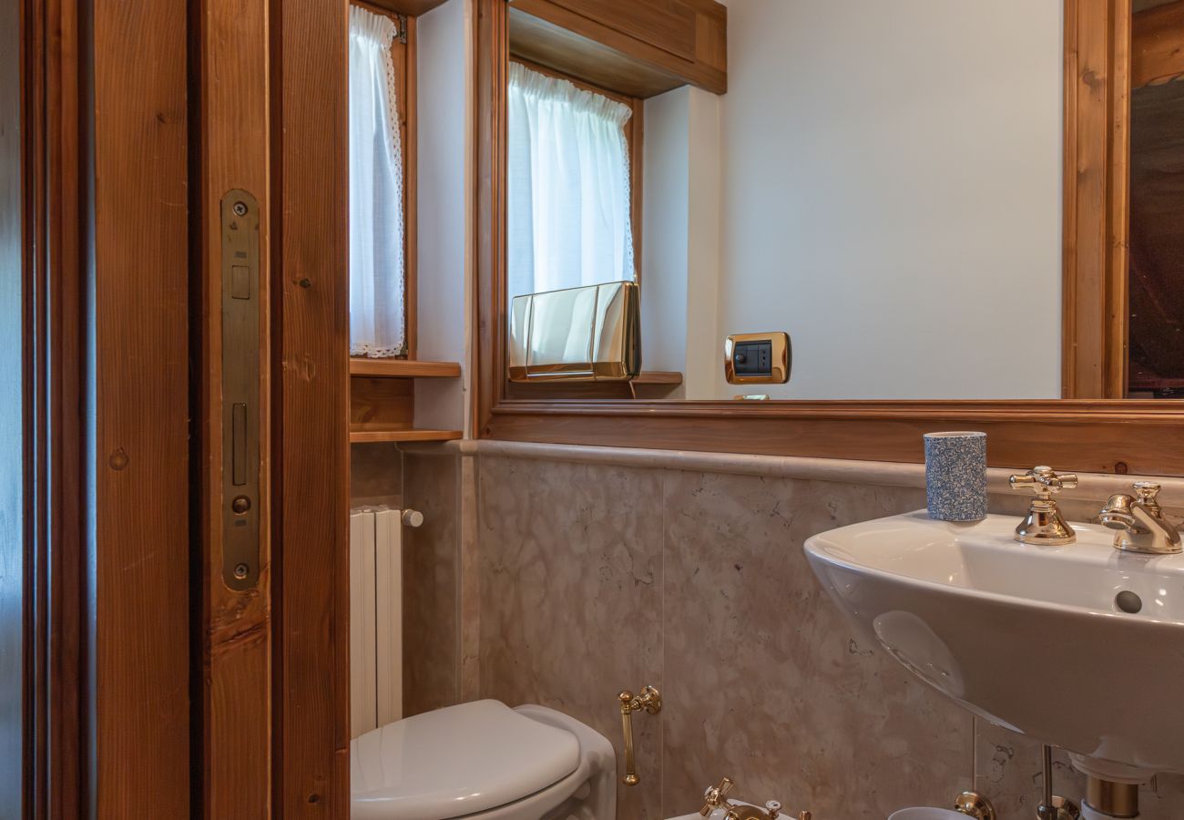 Apartment in Cortina d´Ampezzo - Casa Cirmoli, a cozy attic surrounded by greenery