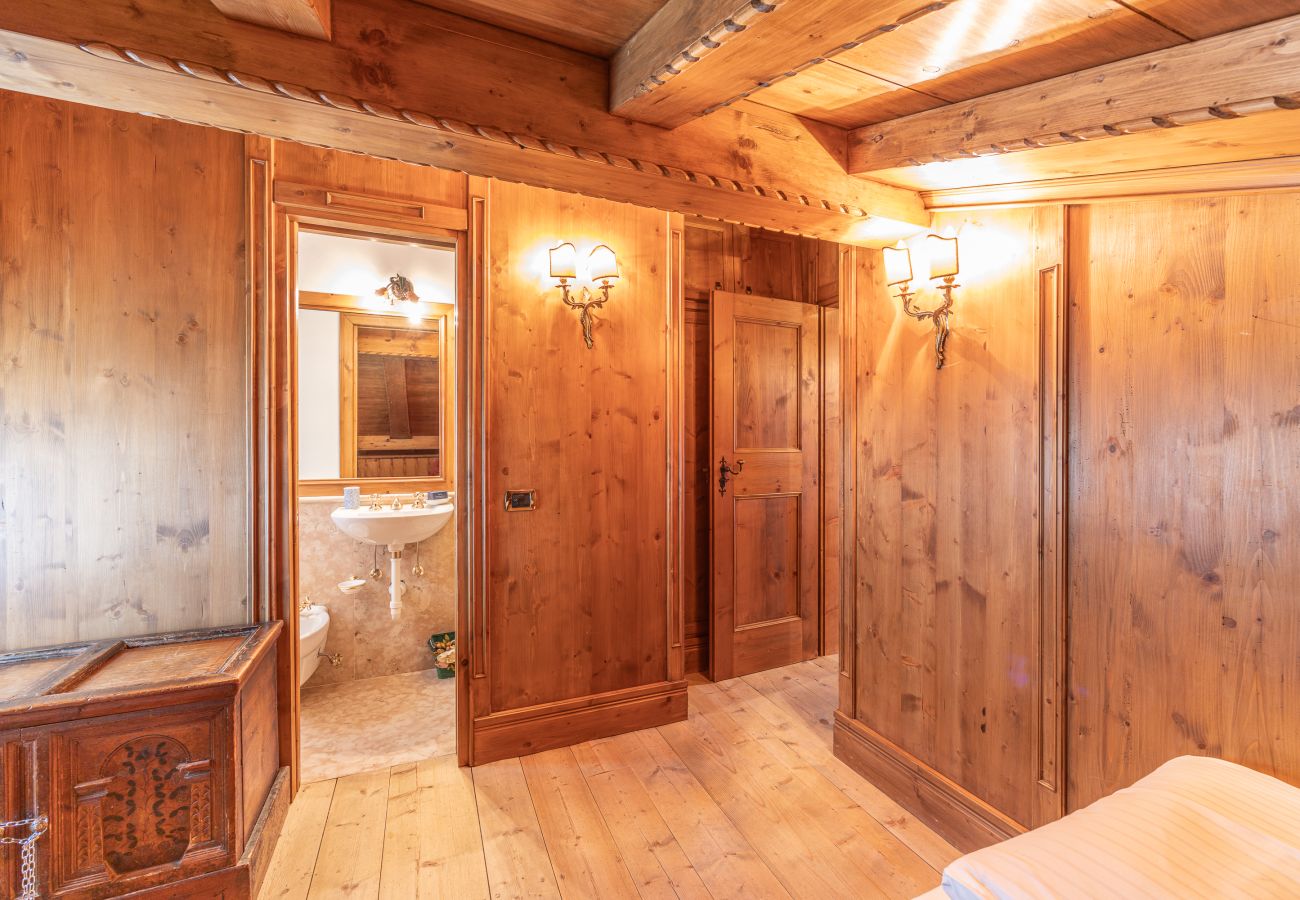 Apartment in Cortina d´Ampezzo - Casa Cirmoli, a cozy attic surrounded by greenery