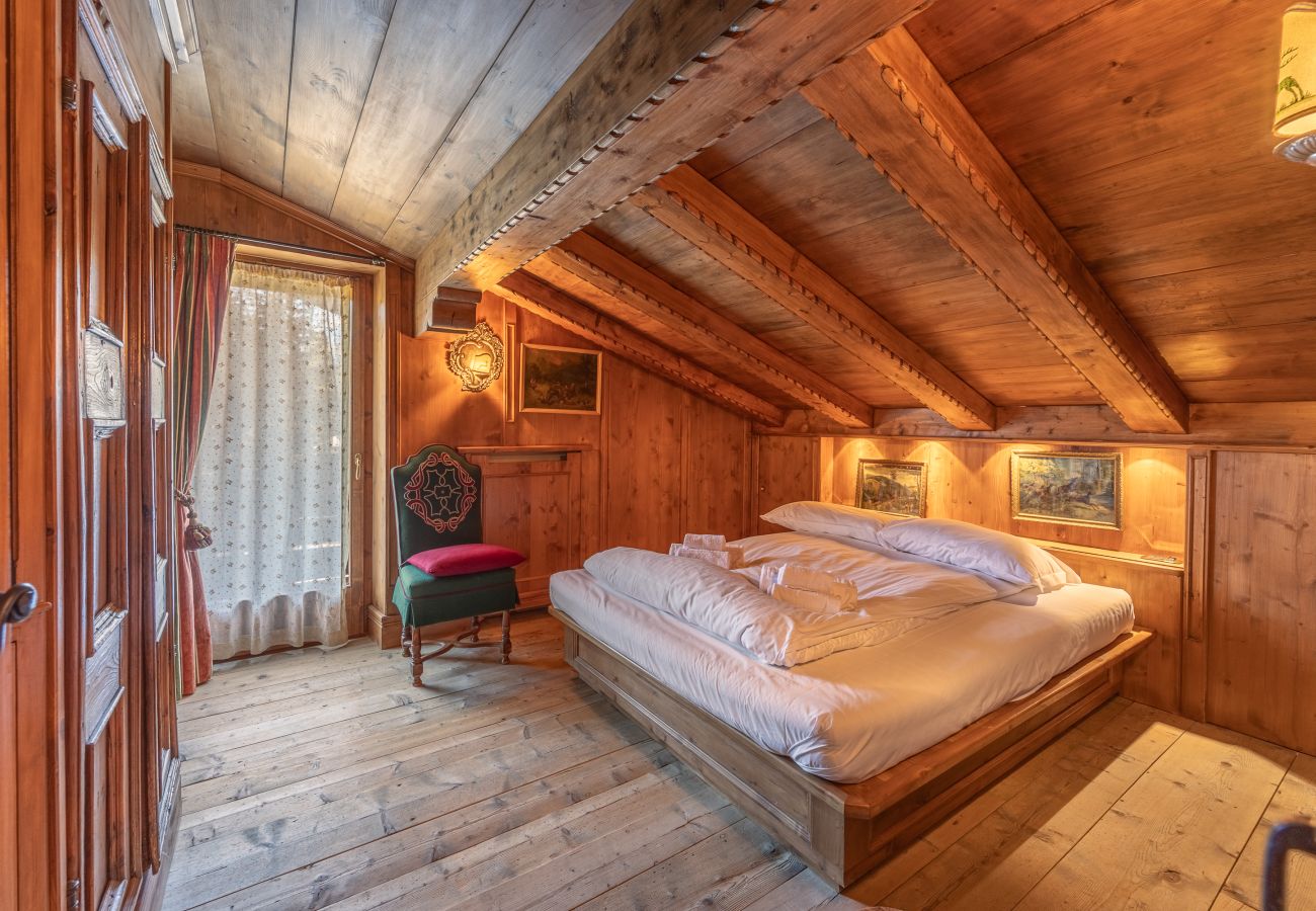 Apartment in Cortina d´Ampezzo - Casa Cirmoli, a cozy attic surrounded by greenery