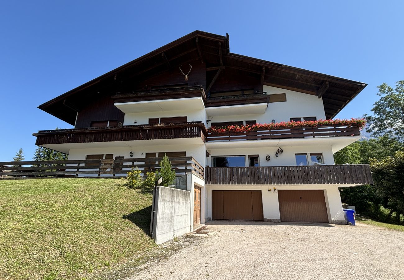 Apartment in Cortina d´Ampezzo - Casa Cirmoli, a cozy attic surrounded by greenery