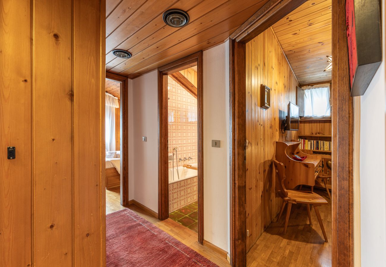 Apartment in Cortina d´Ampezzo - Casa Fior di Ghiaccio, ideal for families Apartment in Cortina d´Ampezzo - Casa Fior di Ghiaccio, ideal for families