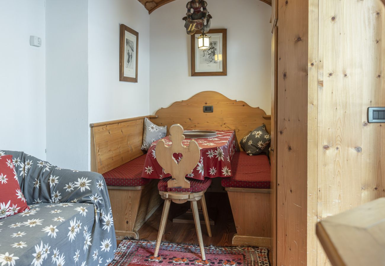 Apartment in Cortina d´Ampezzo - Casa Col 3, a charming two-room apartment 