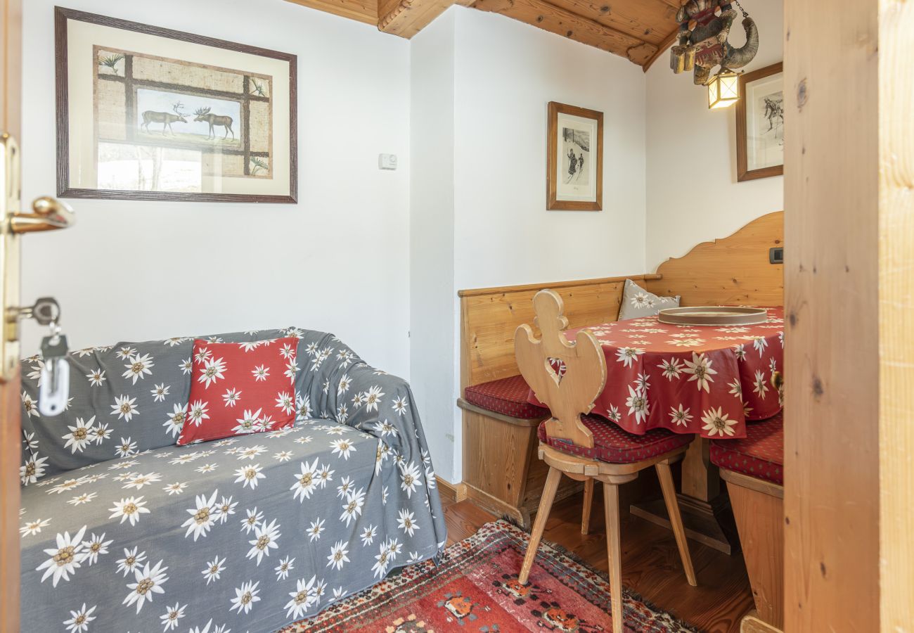 Apartment in Cortina d´Ampezzo - Casa Col 3, a charming two-room apartment 