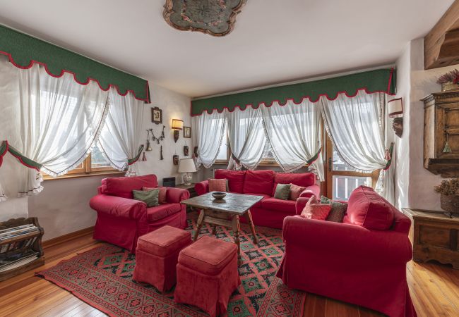 Apartment in Cortina d´Ampezzo - Casa Coccola, panoramic and surrounded by nature