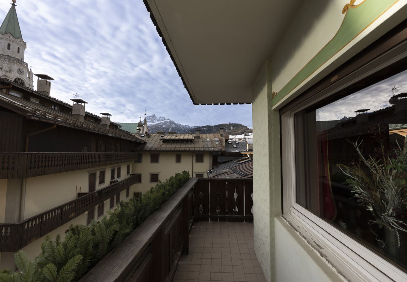 Apartment in Cortina d´Ampezzo - Casa Verzi: convenience and comfort in the heart of the city.