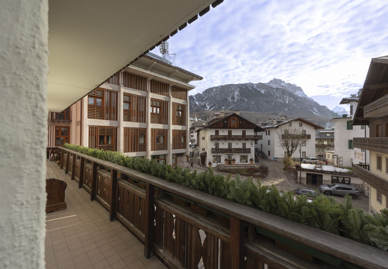 Apartment in Cortina d´Ampezzo - Casa Verzi: convenience and comfort in the heart of the city.