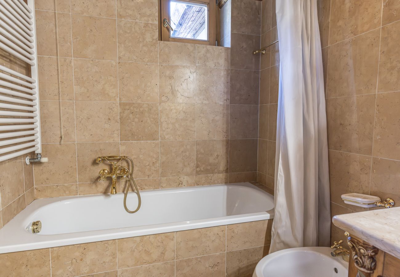 Apartment in Cortina d´Ampezzo - Casa Verzi: convenience and comfort in the heart of the city.