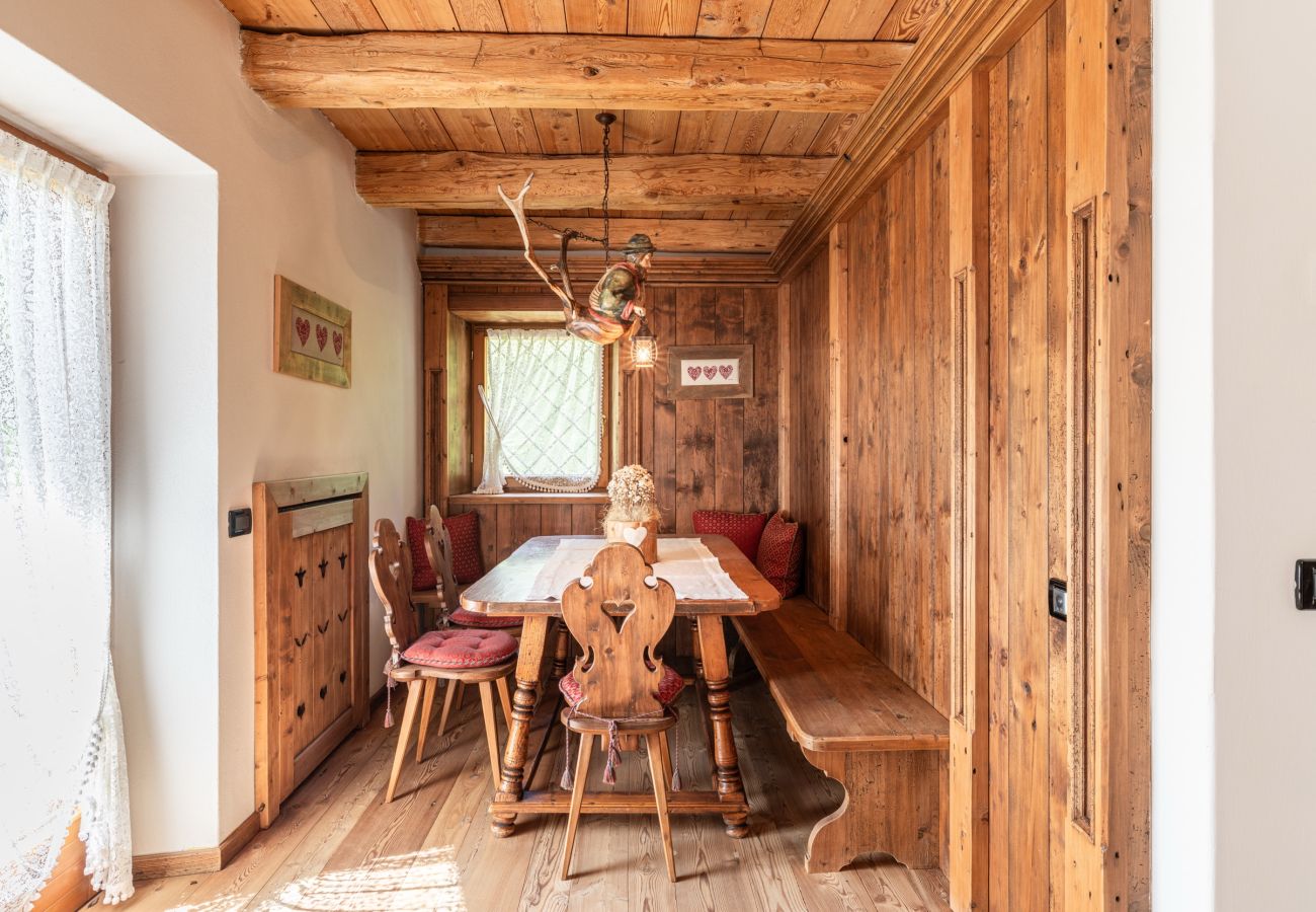 Apartment in Cortina d´Ampezzo - Casa Chalet Cortina – Spacious Living and Dolomite Views