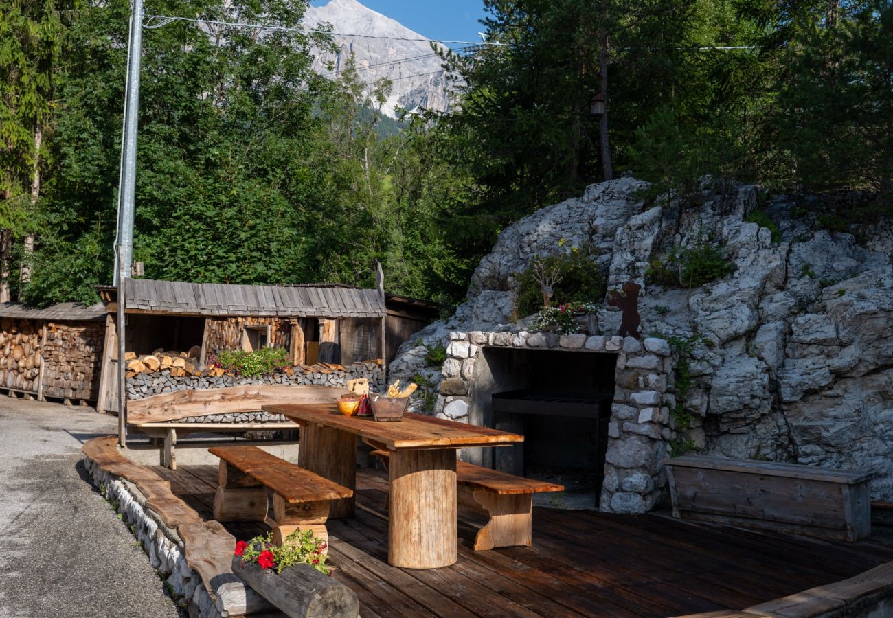 Apartment in Cortina d´Ampezzo - Casa Chalet Cortina – Spacious Living and Dolomite Views