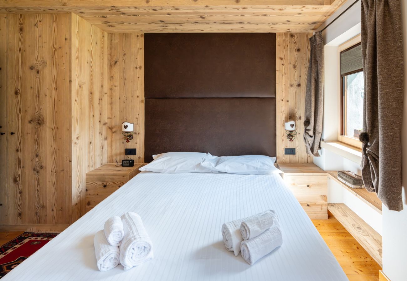 Apartment in Cortina d´Ampezzo - Casa Cosulich – elegant with furnished patio and dolomites View