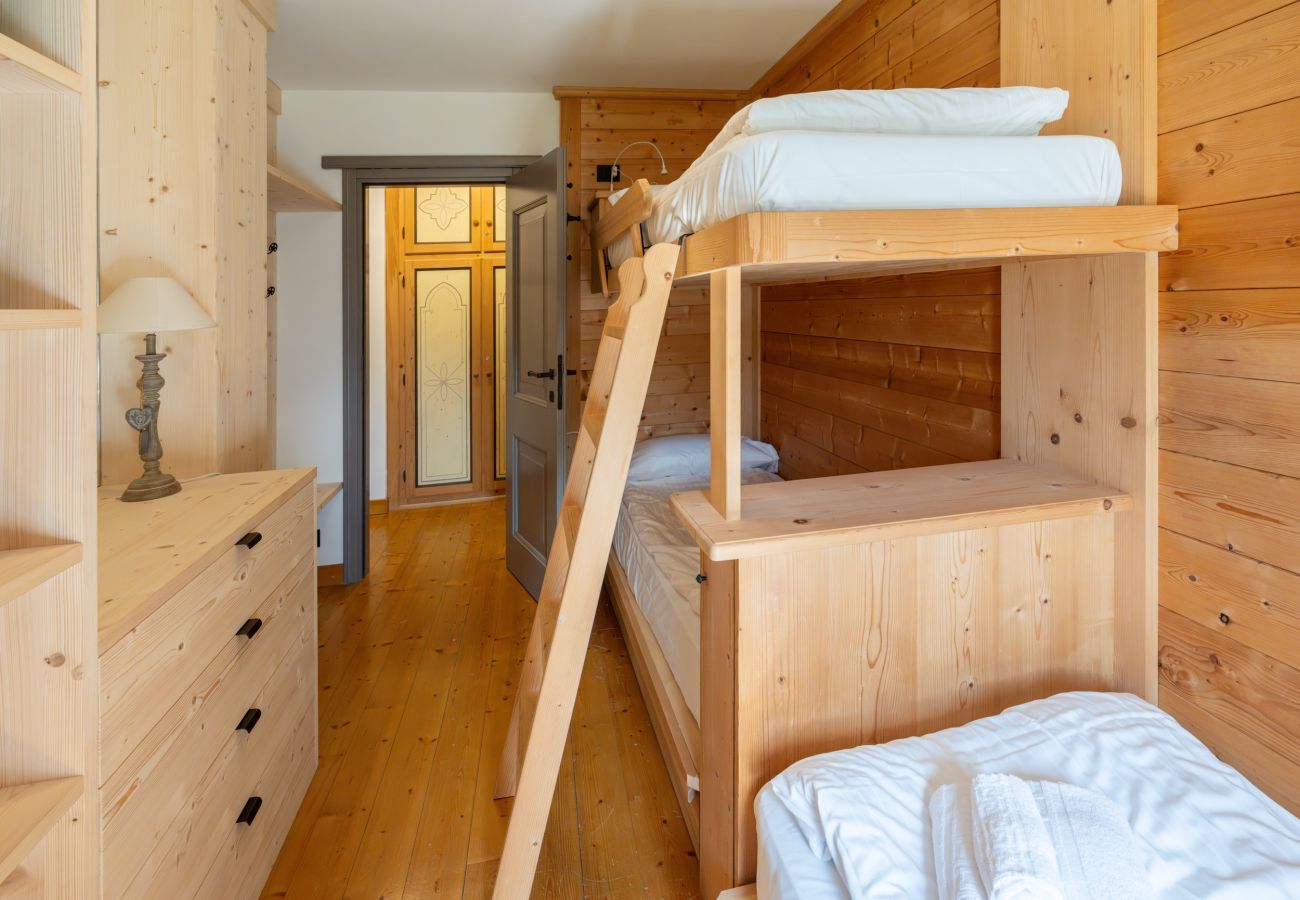 Apartment in Cortina d´Ampezzo - Casa Cosulich – elegant with furnished patio and dolomites View