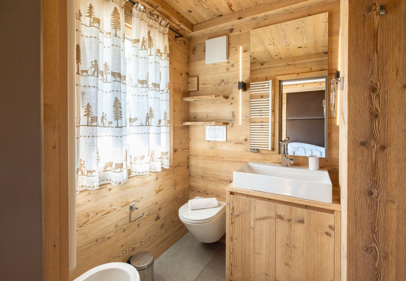 Apartment in Cortina d´Ampezzo - Casa Cosulich – elegant with furnished patio and dolomites View