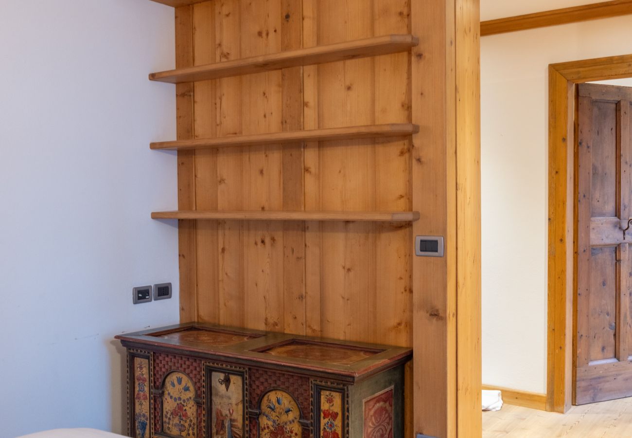 Apartment in Cortina d´Ampezzo - Casa Ampezzo, in the town center with balcony and parking area