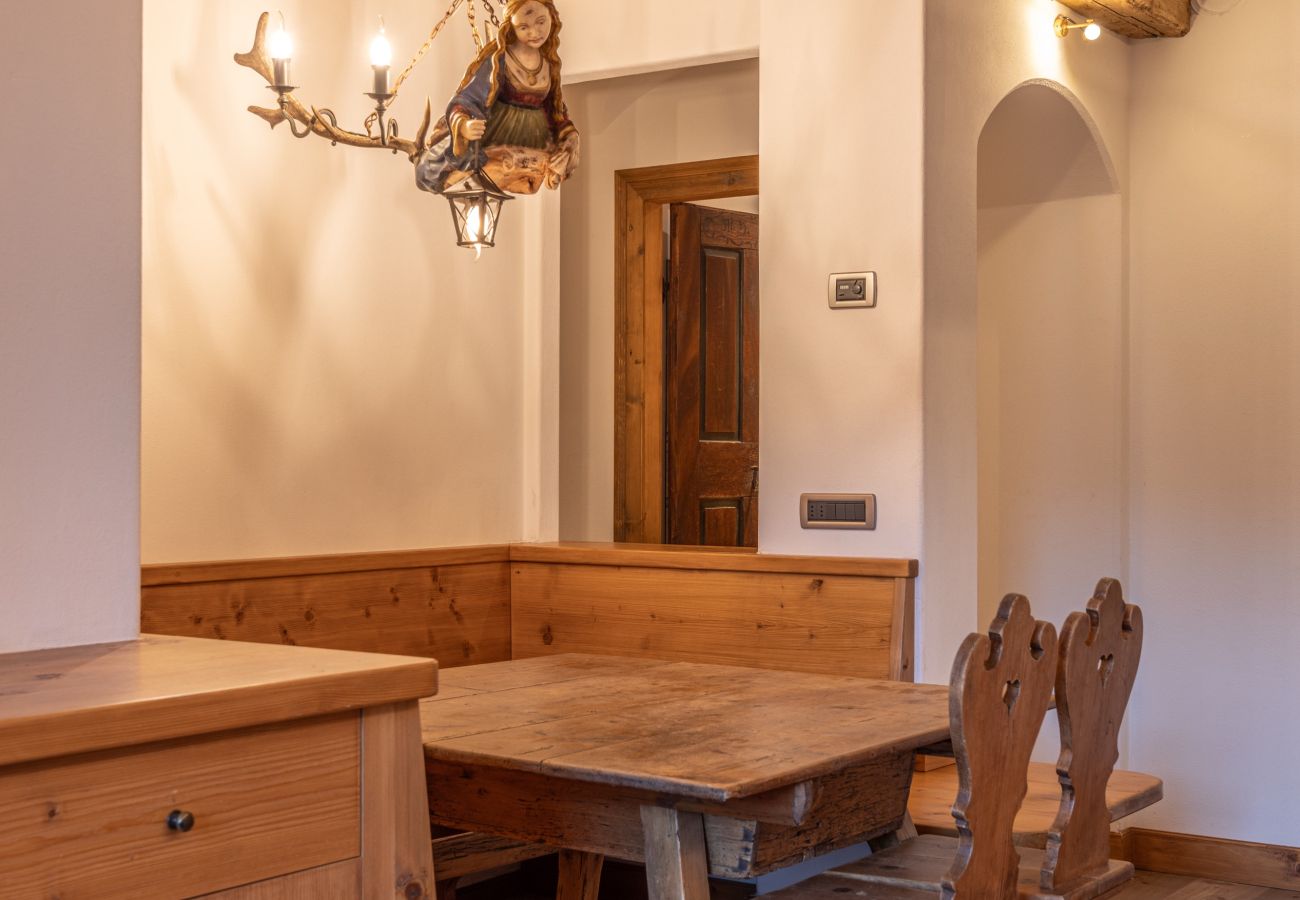 Apartment in Cortina d´Ampezzo - Casa Ampezzo, in the town center with balcony and parking area