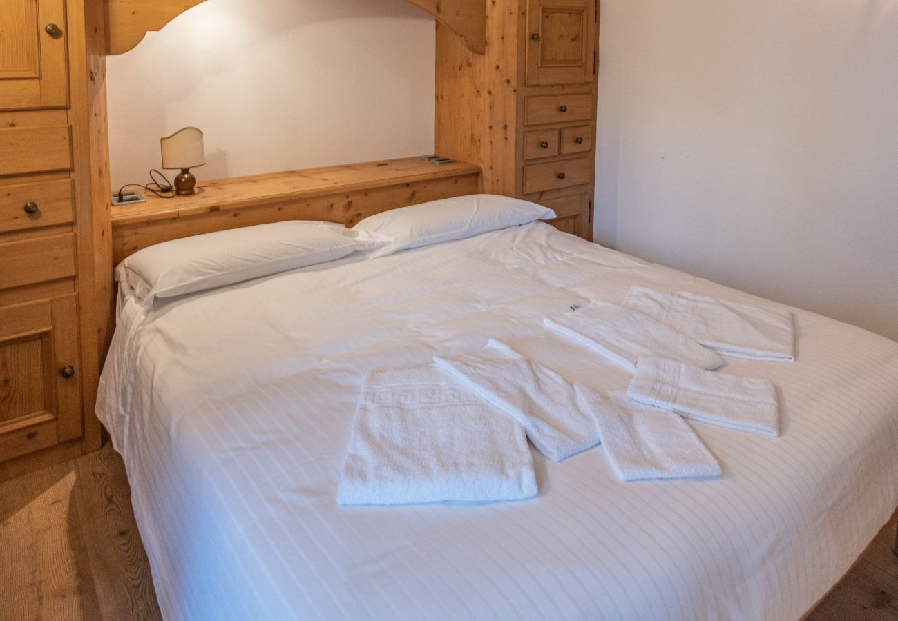 Apartment in Cortina d´Ampezzo - Casa Ampezzo, in the town center with balcony and parking area
