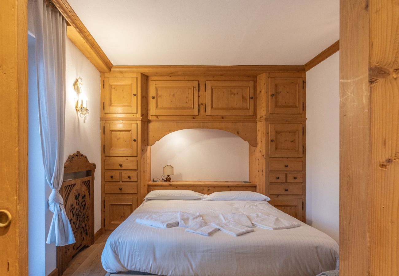 Apartment in Cortina d´Ampezzo - Casa Ampezzo, in the town center with balcony and parking area