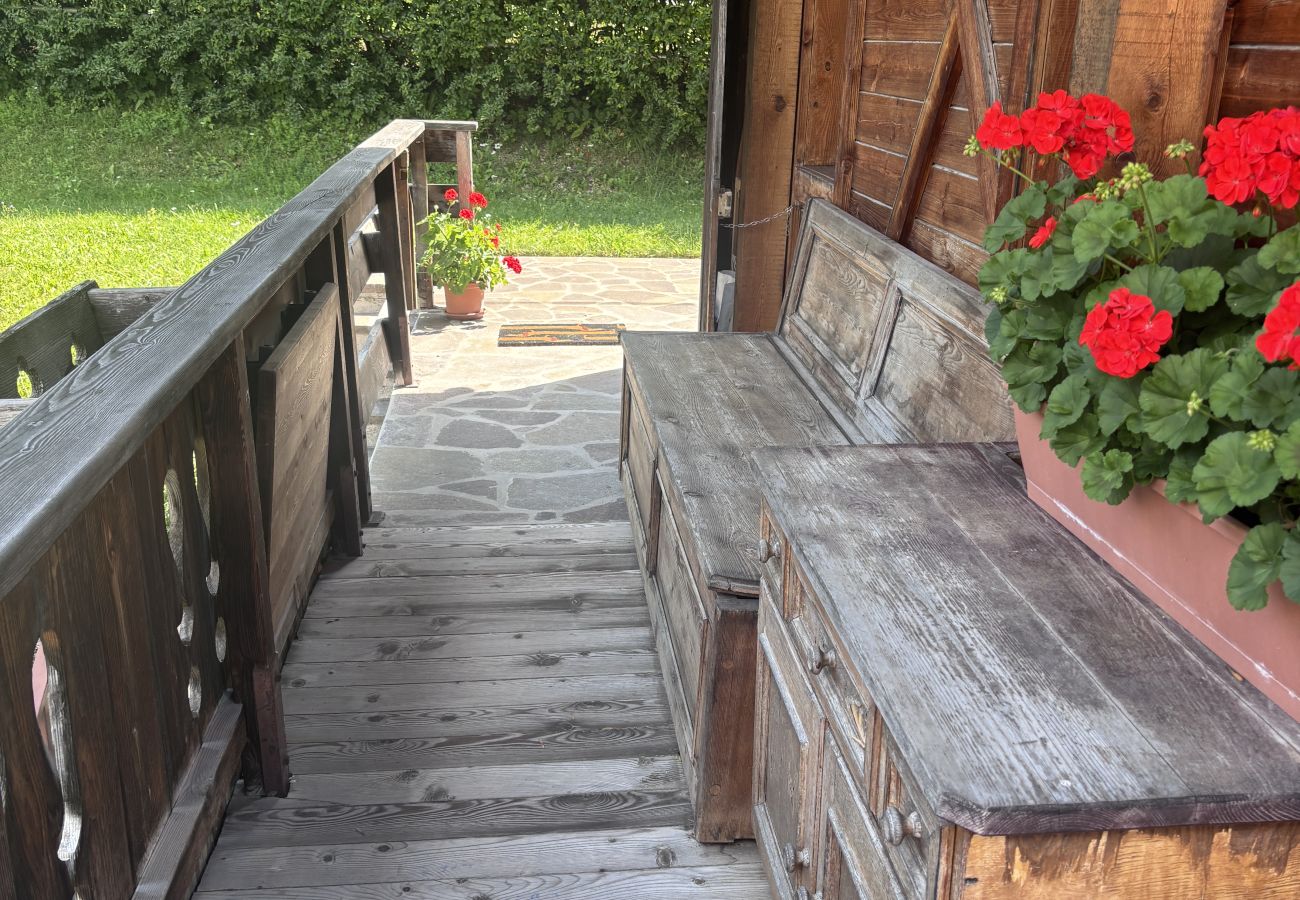 Apartment in Cortina d´Ampezzo - Casa di Gio, close to the center with balcony and beautiful views