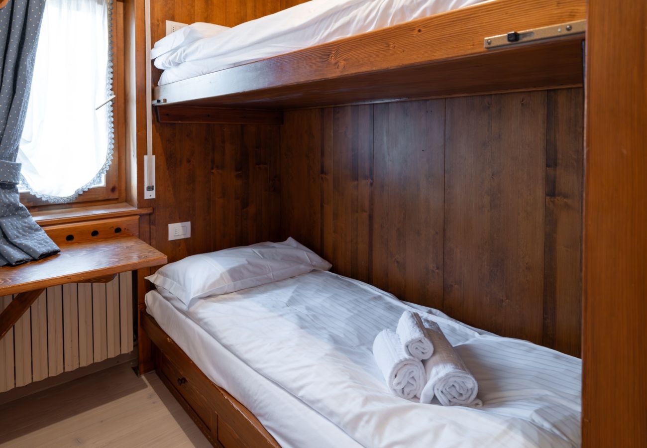 Apartment in Cortina d´Ampezzo - Casa di Gio, close to the center with balcony and beautiful views