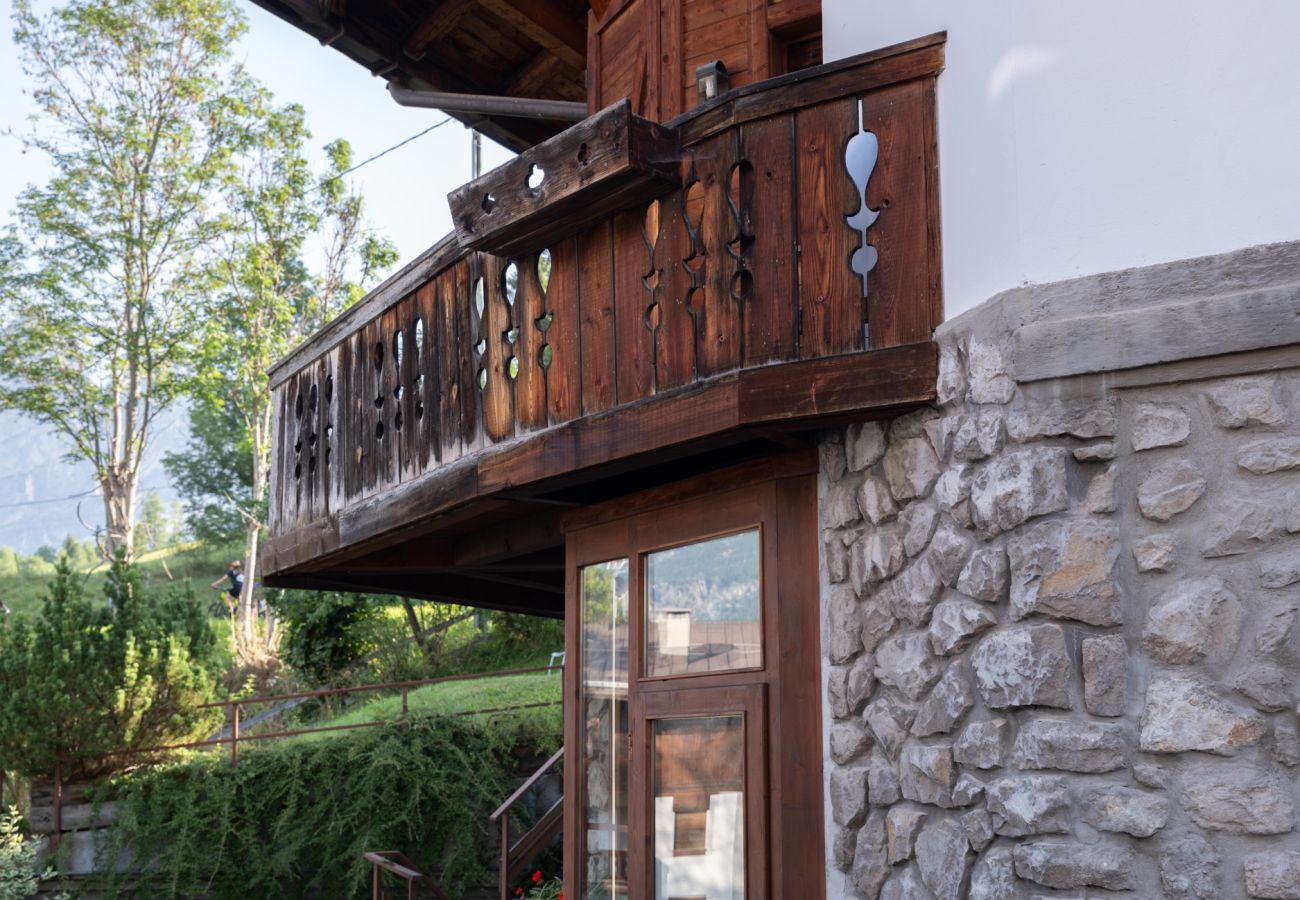 Apartment in Cortina d´Ampezzo - Casa di Gio, close to the center with balcony and beautiful views
