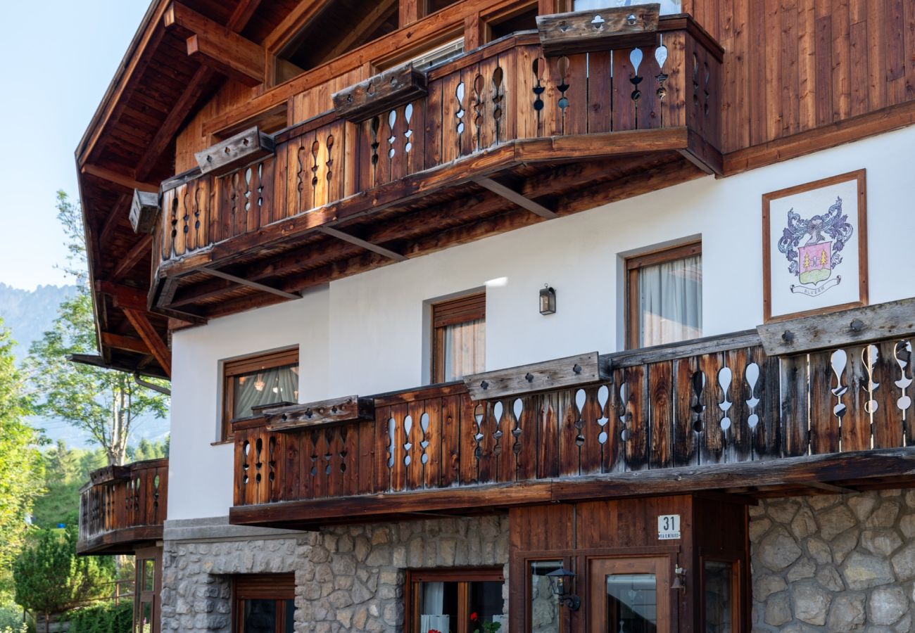 Apartment in Cortina d´Ampezzo - Casa di Gio, close to the center with balcony and beautiful views