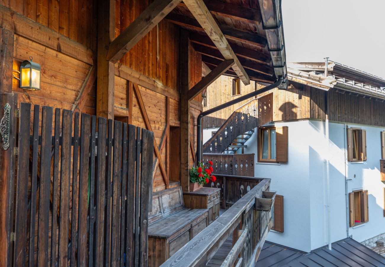 Apartment in Cortina d´Ampezzo - Casa di Gio, close to the center with balcony and beautiful views