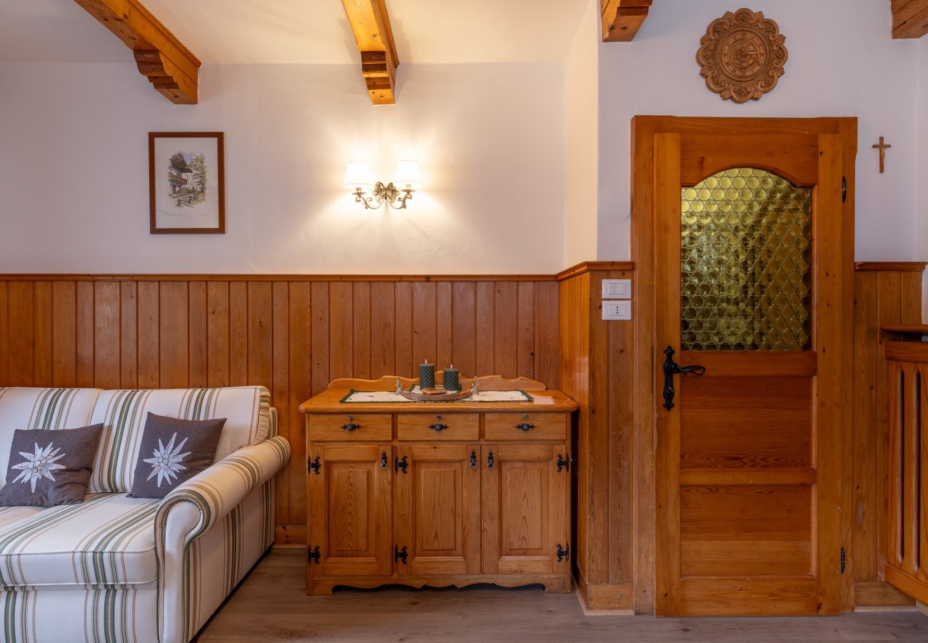 Apartment in Cortina d´Ampezzo - Casa Alberti, with a panoramic balcony and parking
